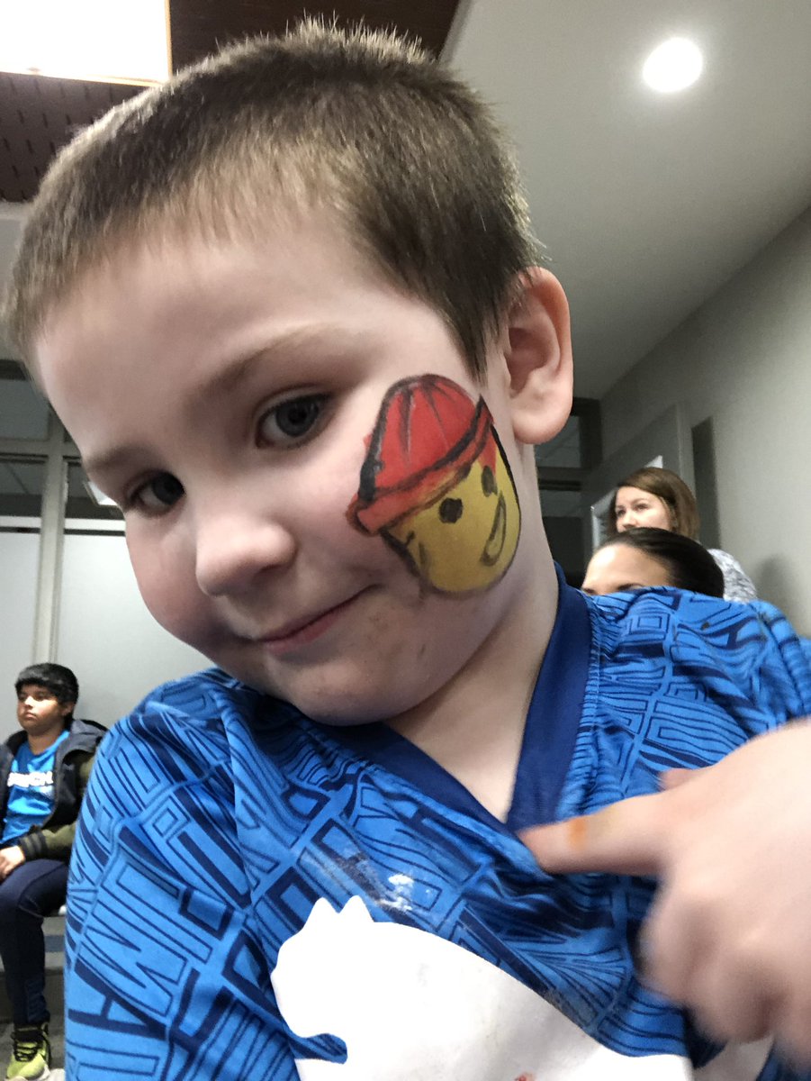 meow173's tweet photo. Look at this kid! We went to the Family Night tonight where he has therapy, and he spent an hour and half walking, going to different stations, and just hanging with his 4 siblings where he goes for therapy.#Autism #AutismDoesNotEndAtFORD #AutismDoenstEndAtFord #EnhancementFAIL https://t.co/nU9QDOZcxv