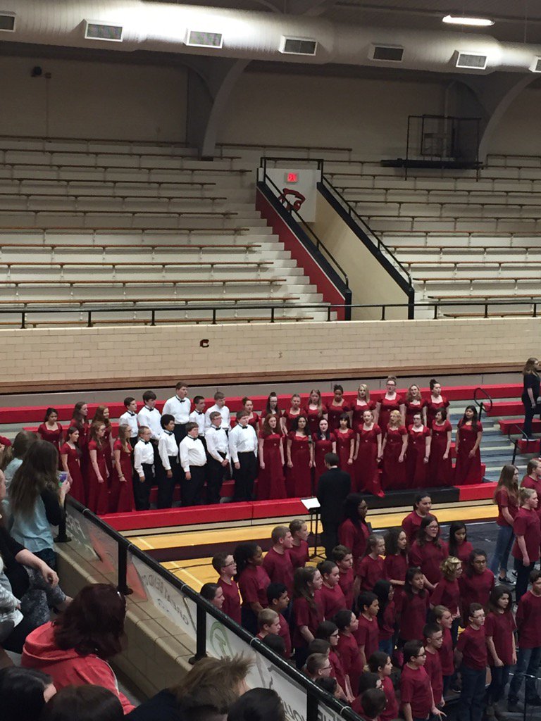 PanthersGBMS's tweet photo. 7/8th grade section at the 6-12 combined vocal music concert. #428pride #428gbms https://t.co/5SZYqYqUgC