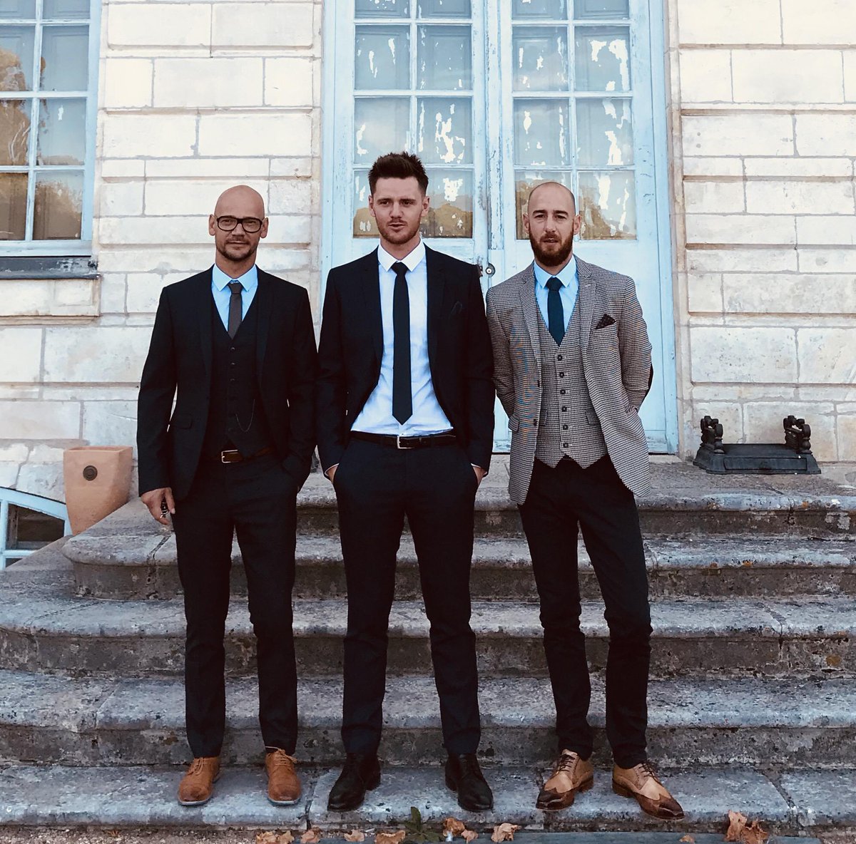 lefollgregory's tweet photo. [ une histoire de complicité ... familiale ] 
Il y a pleins de souvenirs que l’on peut facilement associé à Devred, mais j’en ai un en particulier qui est au dessus du lot pourquoi vous me direz car il ... #LeClanDesElegants https://t.co/rFxPPvJFN2 https://t.co/FpHWFSjQn8