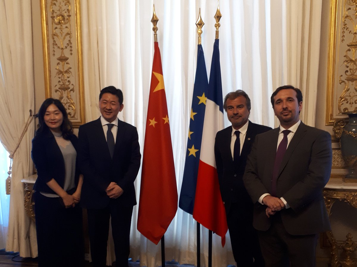 ProvencePromo's tweet image. Signature officielle à Paris du protocole d’accord entre l’industriel chinois Quechen Silicon Chemical et le Grand Port Maritime de Marseille #GPMM en présence de @chauvinjl,  président de Provence Promotion et de la @CCI_MP
bit.ly/2Yjto7H
