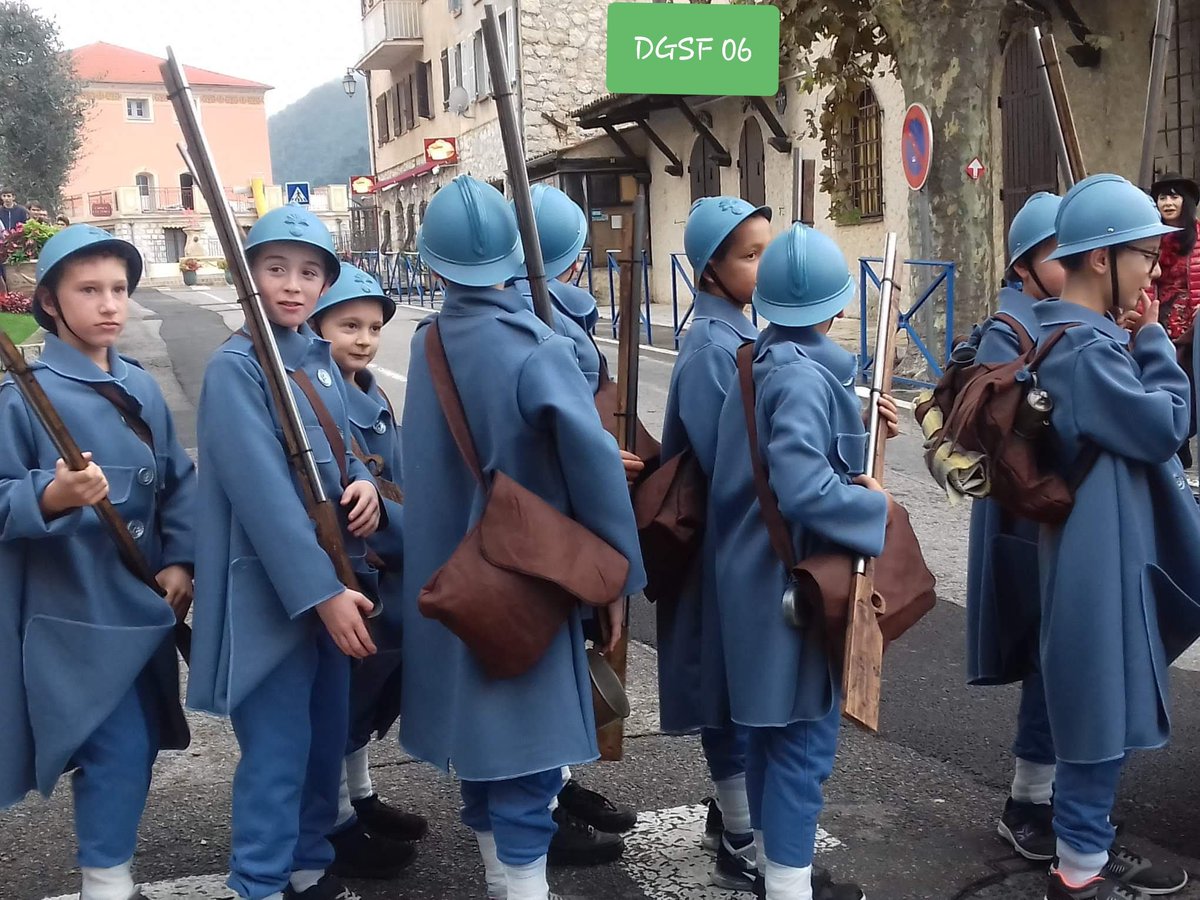 Retour sur #centenaire <a href="/TourretteLevens/">TourretteLevens</a> 👏 Caroline Gazzano &amp; Thomas Bousquet
ACTE I #confection #costumes #tissu, achat #casques #Adrian <a href="/PuyduFou/">Puy du Fou</a>, pantalons et accessoires <a href="/emmaus_france/">Emmaüs France</a> 
#MadeInFrance 💙❤ 100% #FaitMain, l'authenticité patriotique ne s'achète pas <a href="/SF_Siege/">Le Souvenir Français</a>