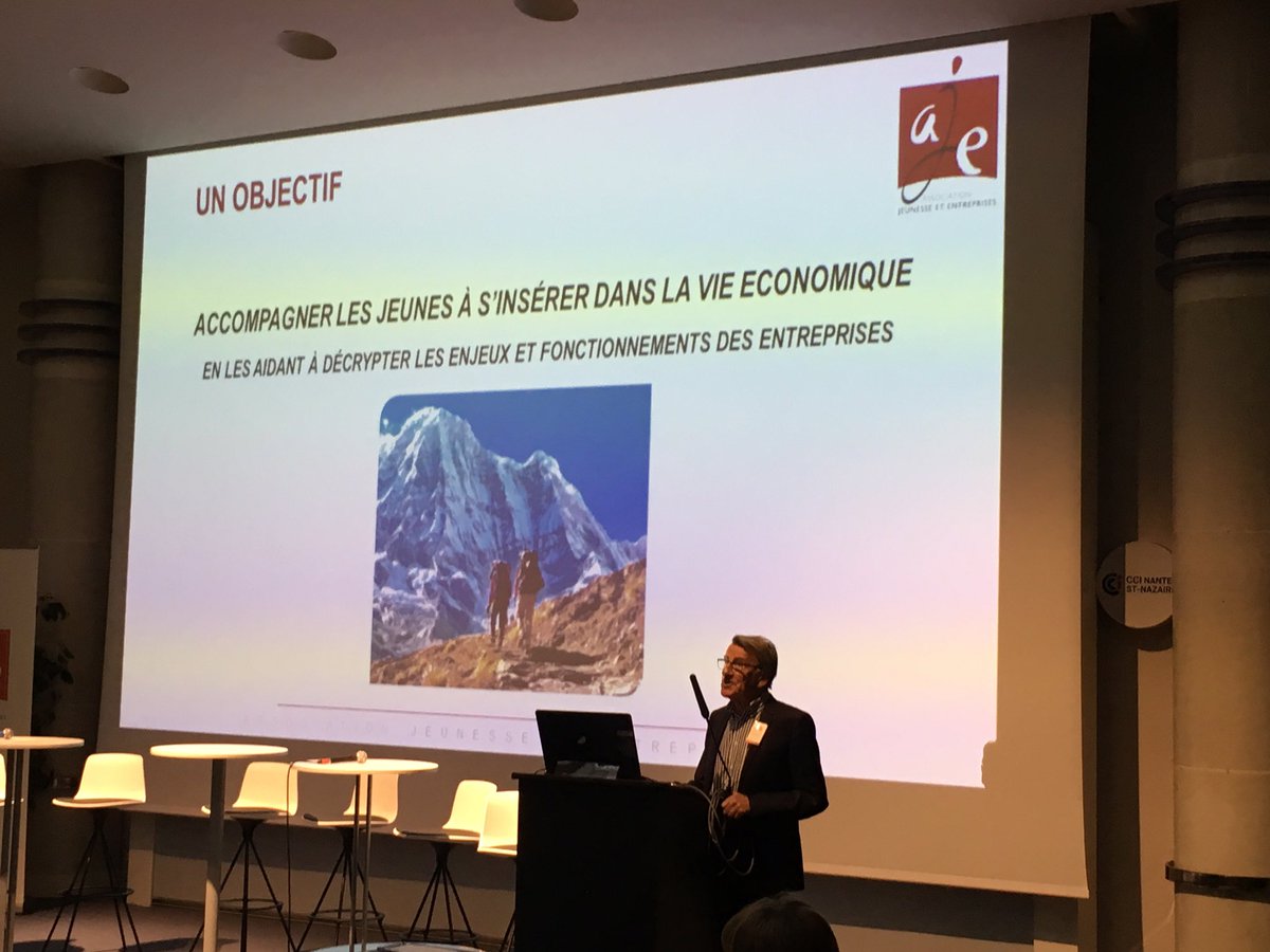 helene_legoff's tweet photo. Fière d’être partenaire @mabanque_bnpp de cette 1ère soirée Escale de l’AJE44. Des témoignages éclairants de chefs d’entreprises partagés avec 200 étudiants d’Audencia Nantes ! #connexion 🤝 #entrepreneuriat #ancragelocal #engagement @liselaure https://t.co/03dqn3lYRC
