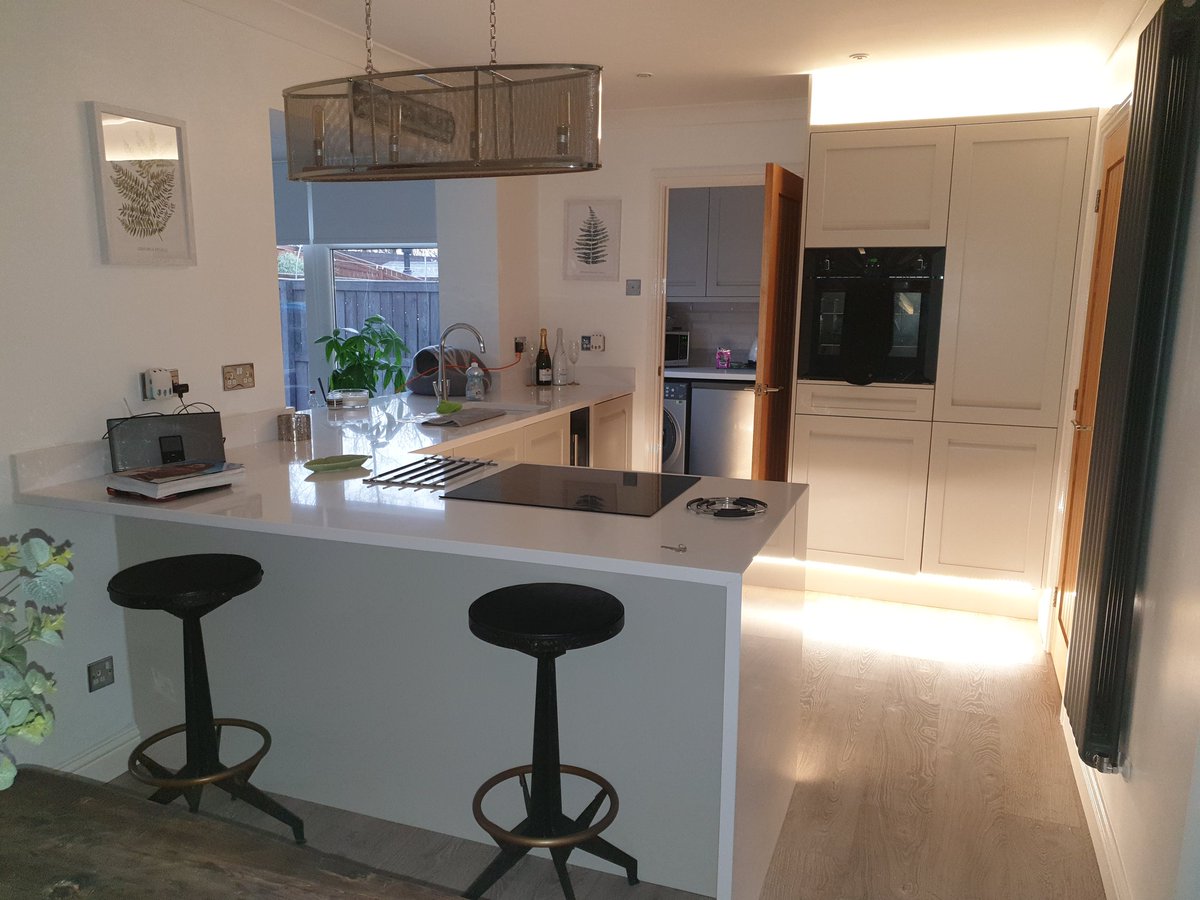 paulfos88's tweet photo. Kitchen fit from a year ago. Back to  hanging doors #northeasthour https://t.co/F7dljjmxQh