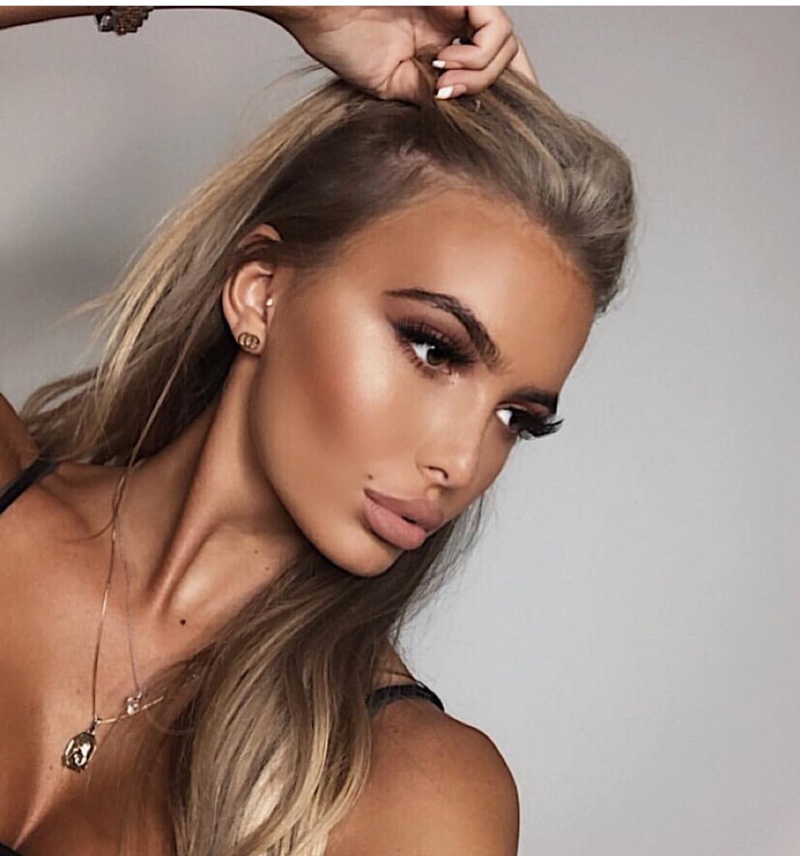 You Glow Girl! Spotlight palette is half price this week ✨🎨 #treatyourself