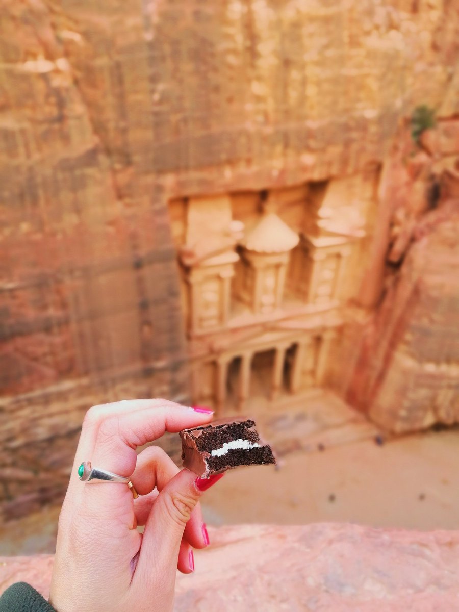 FoodWithLegs's tweet photo. Not your average snack break 🍫 #Petra https://t.co/EdqFMUxRFj
