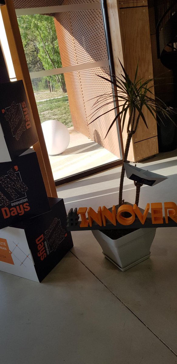 Fondation_UPVD's tweet photo. #InDAYS : conférence #innovation Fondation @upvd1 se met en place ce soir. Tout est presque prêt pour parler #motivation #oser #prisederisque avec @PeggyBouchet @baldo0609 #ElodieVarraine et #FlorenceCassignol #FondUPVD https://t.co/hDRMYCrKbj