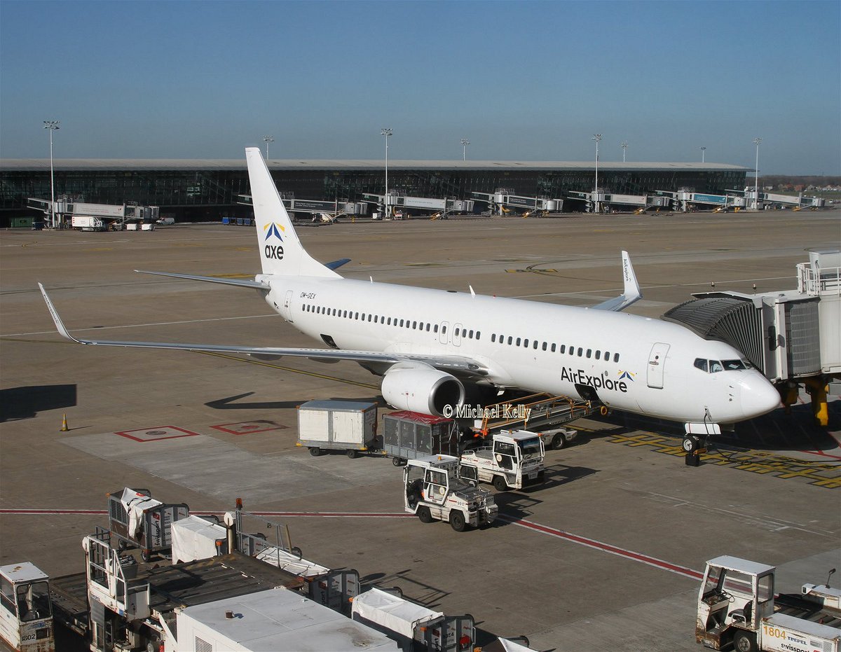 Michaelkelly707's tweet photo. It appears that white paint is being sold at knock down prices in Europe, all seen at Brussels Airport yesterday #BringBackColour #avgeek https://t.co/SRC6Eufcy6