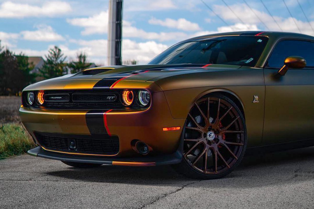 ForgiatoFlow's tweet photo. Dodge Challenger on Forgiato Flow Wheels ⚡️ https://t.co/XDOHUqVD9a