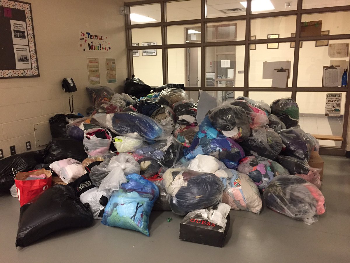 Above and beyond!  We aimed for 1000kg of textiles and brought in 1700kg. Way to go, Wolverines!  - and to top it all the bag2school truck driver was soooo impressed with our grade 7 helpers😃. @BwpsE @YRDSBGetOut @YRDSBEcoSchools @bag2schoolna