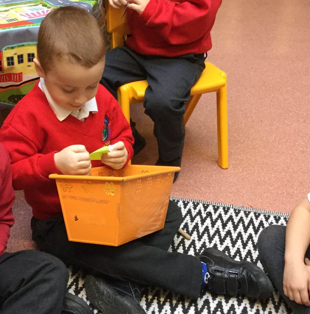 MD_Class1's tweet photo. Today in phonics some of the children played silly soup! They chose a word from the tin and then segmented and blended a word aloud. #MD_reading https://t.co/PWblQ7rtXC