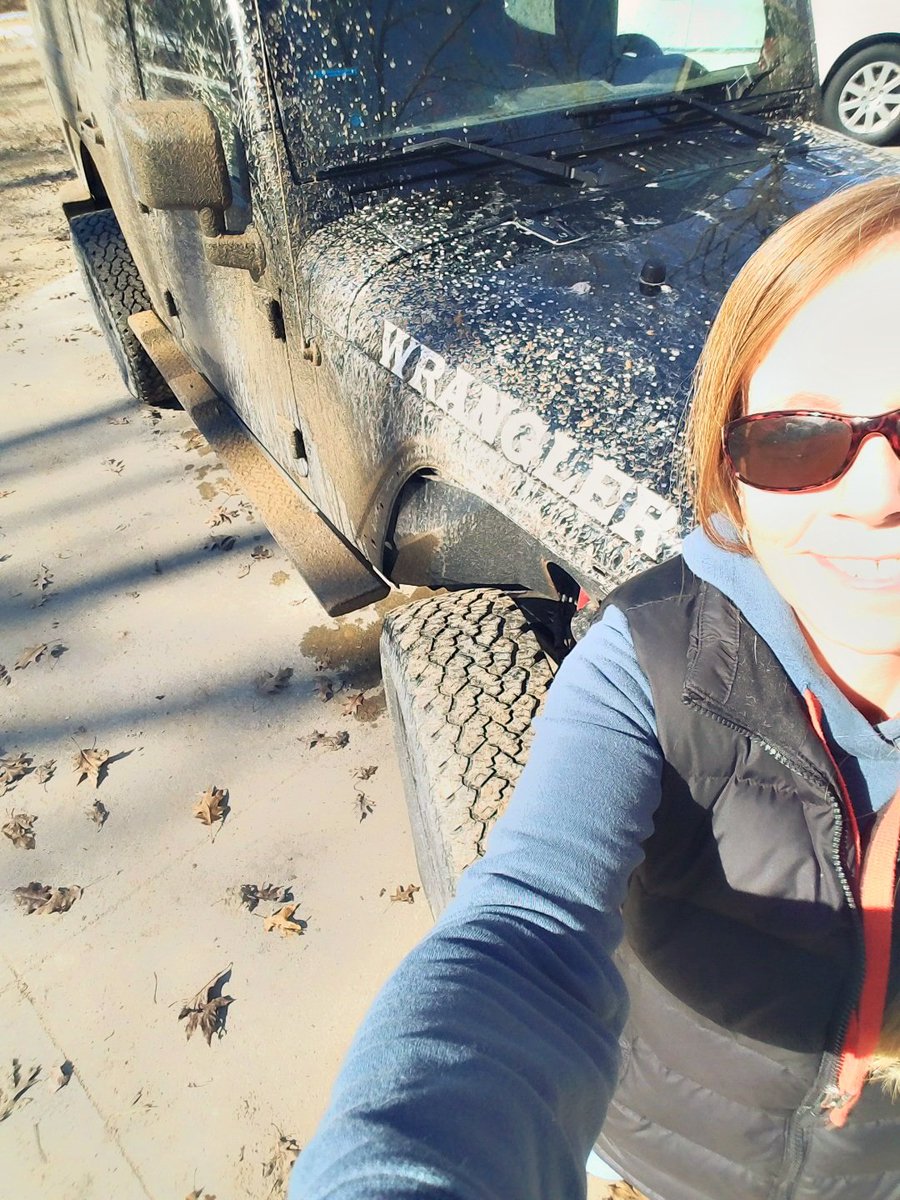 louly34's tweet photo. Everything is thawing in Michigan.... had to play a little 😁 #jeeplife https://t.co/ZAO7JuW4Mc