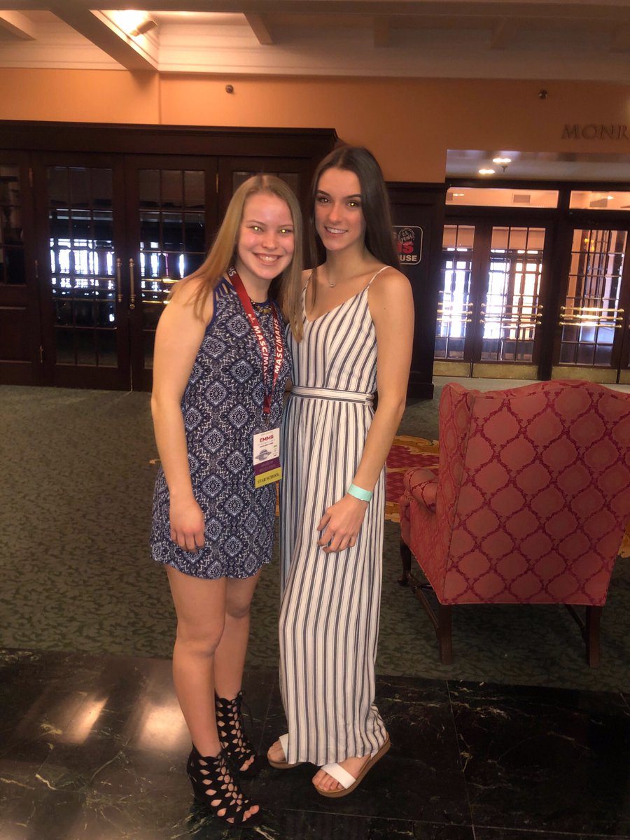 em_strieter's tweet photo. Happy bday Ellie!! Love you lots gal💗 https://t.co/7vfArtWjoj