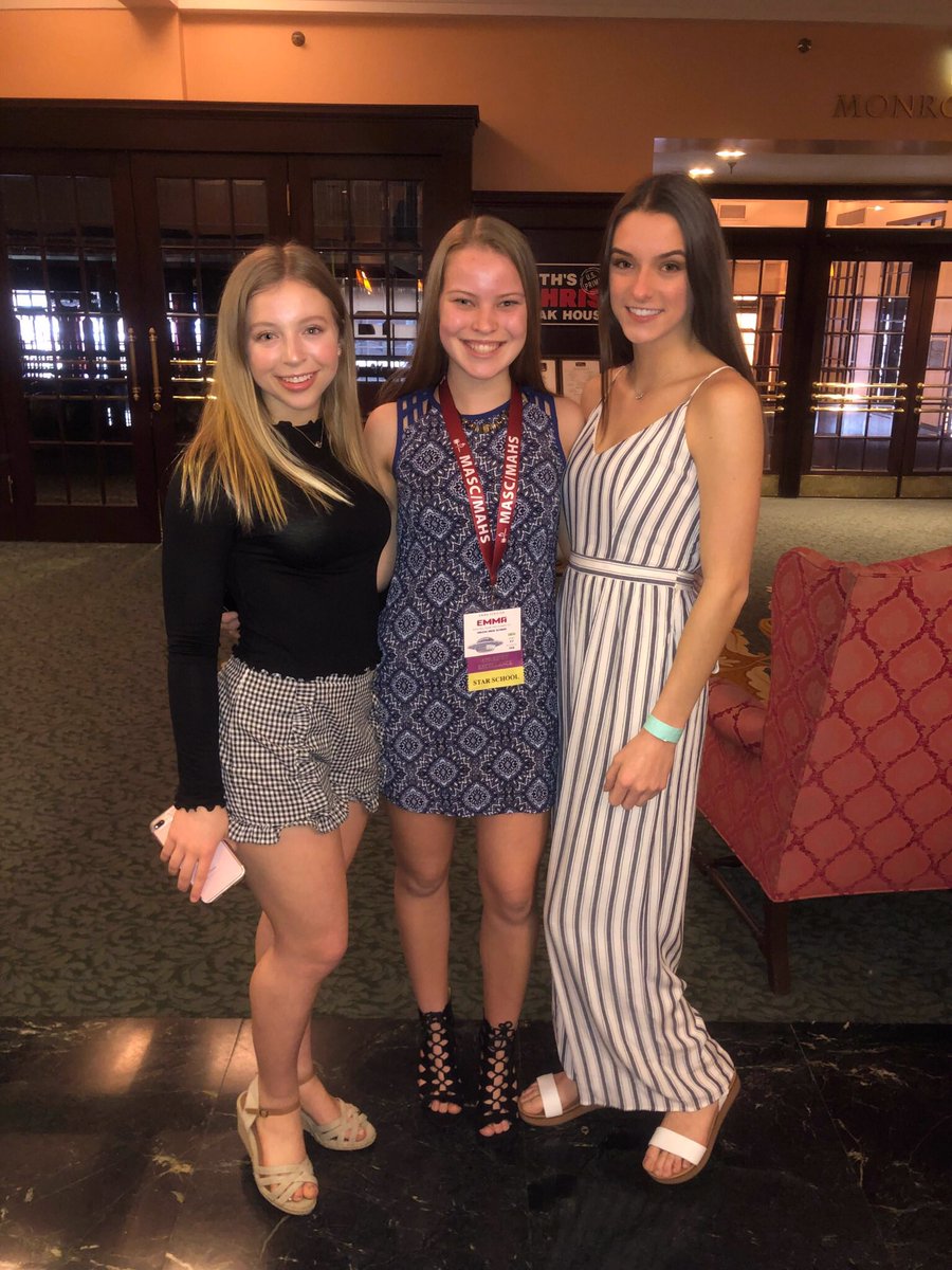 em_strieter's tweet photo. Happy bday Ellie!! Love you lots gal💗 https://t.co/7vfArtWjoj
