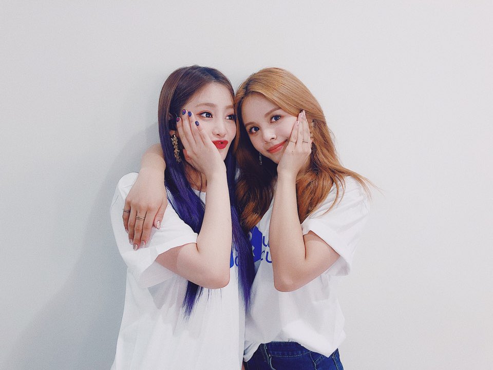 CLCBrazil_'s tweet photo. [ TRAD IG ] 190325 #CLC #Sorn:

"Unnie tailandesa e Dongsaeng tailandesa 💕 
น้องลงเเล้ว พี่ขอลงบ้างละกัน 555 กับคุณนายมินนี่จ้าาา 
Tirei uma foto com minha irmãzinha perdida 💋 
#UnitedCube #UCubeConcert #Japão #ThaiLine #เเทกุกไลน์"

https://t.co/s4HgHXnj0b https://t.co/BFQdN70B8T