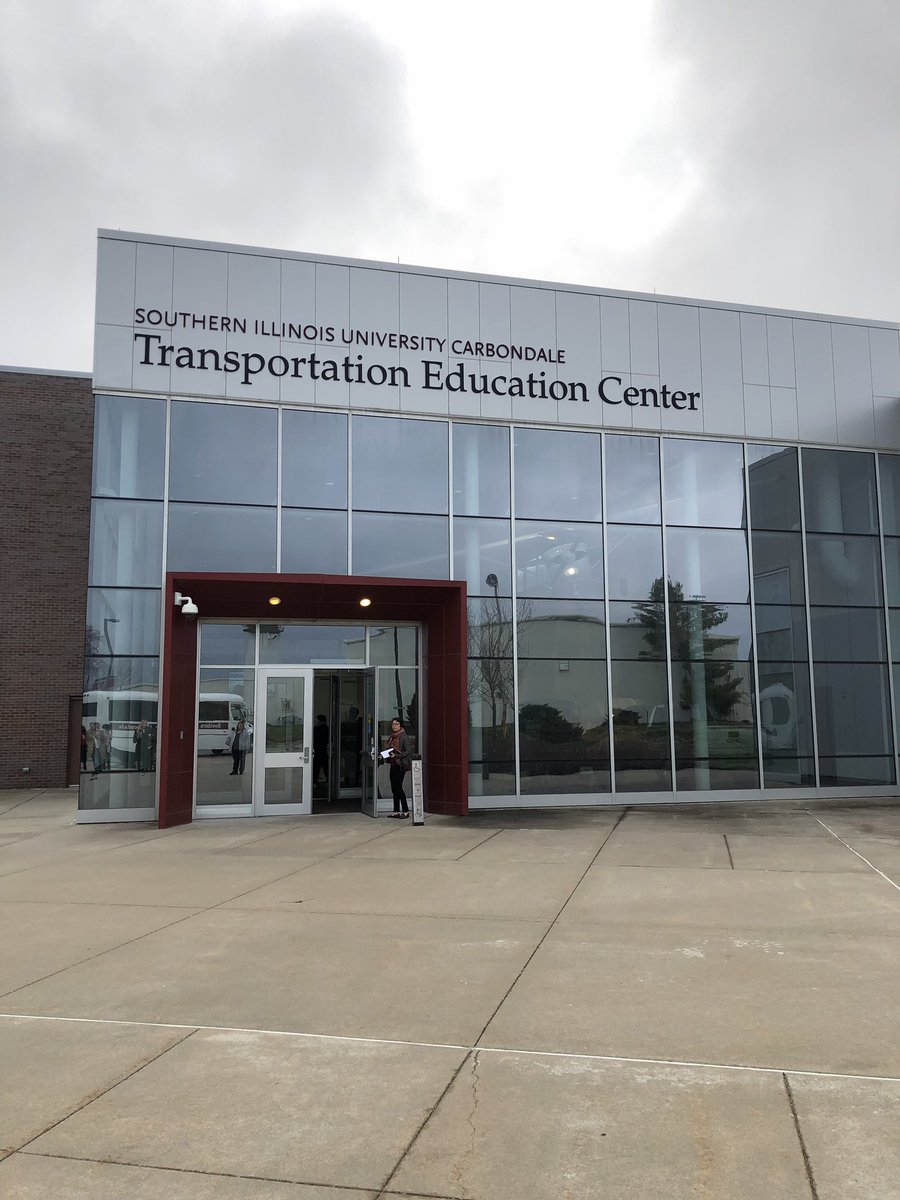 ChrisSimek99's tweet photo. SIUC Counselor Visit 2019. #VISITSIU #automotiveprogram #topinthenation #100percentjobplacement #mortonpride https://t.co/X8ZoOVKLcv