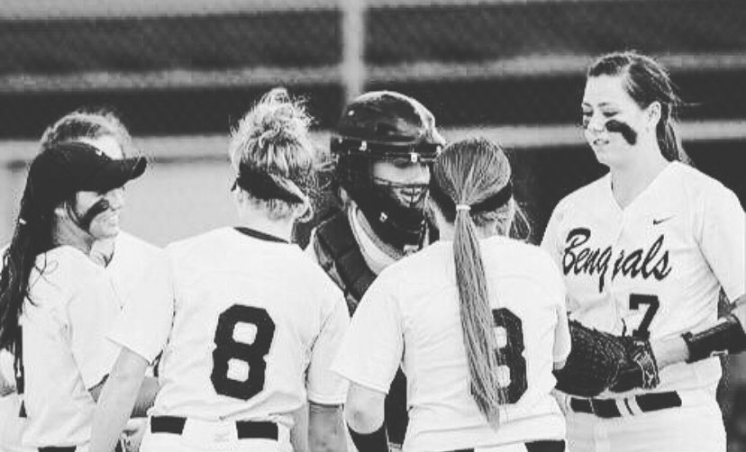 ansley_gilstrap's tweet photo. Syd, I’ll never forget the day I found out you were no longer with us on this world. I can’t believe that’s been a whole year now. It still breaks my heart to this day. I miss you and I know you’re still sharing that beautiful smile in heaven ❤️🌻 https://t.co/yvmEgP3x6r