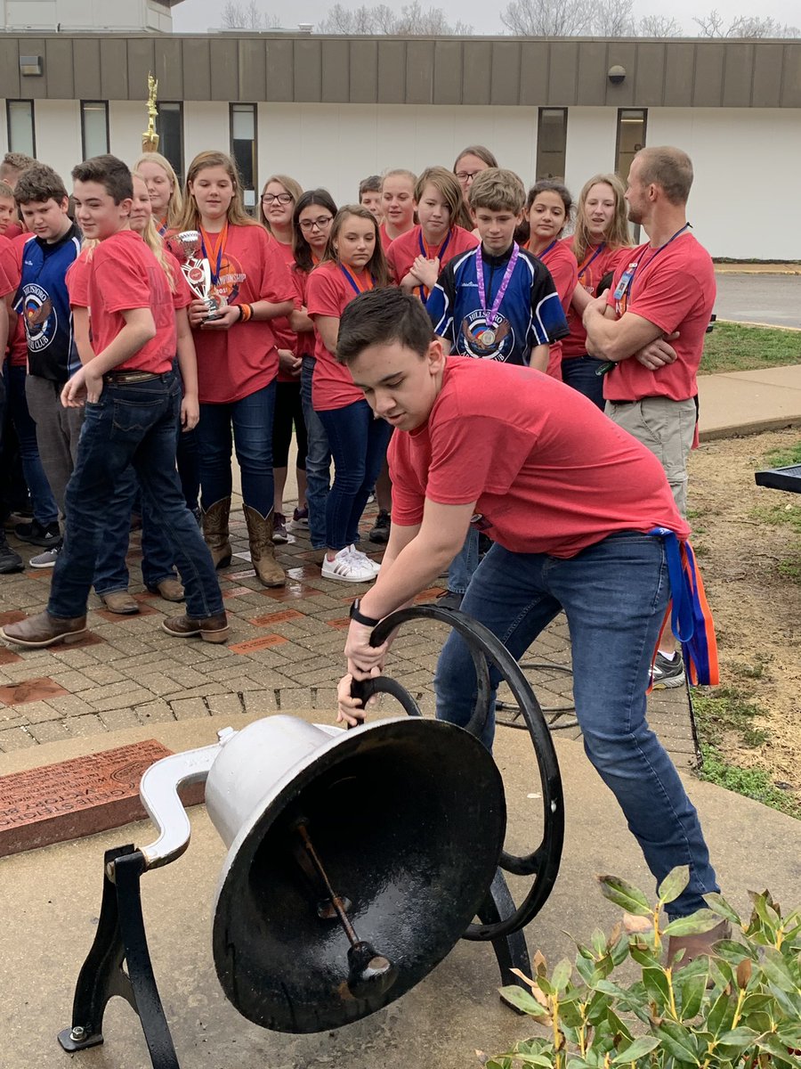 Hillsboro_JH's tweet photo. And then rang the Steighorst Victory Bell! https://t.co/TTRY4rTB3C