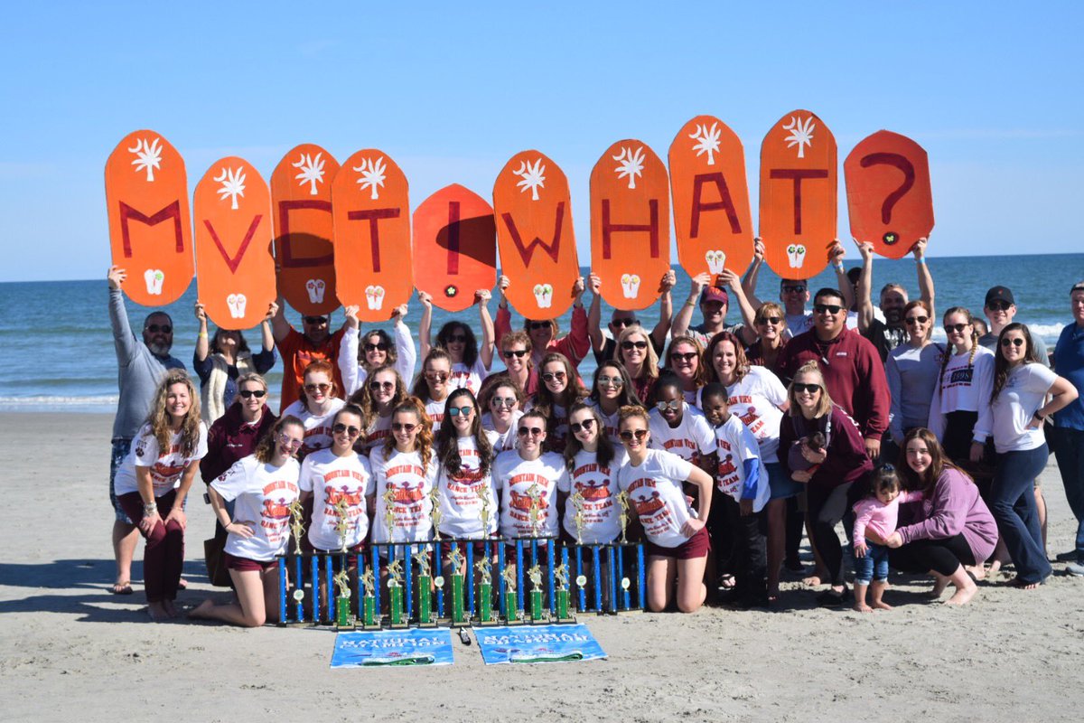 mountainviewdt's tweet photo. Anddd that’s a wrap folks! A big congrats to our MVDT girls! Nationals was a huge success. Thank you for all the amazing support! MVDT WHAT??🧡✨👯‍♀️ https://t.co/iFRbHAGGMt