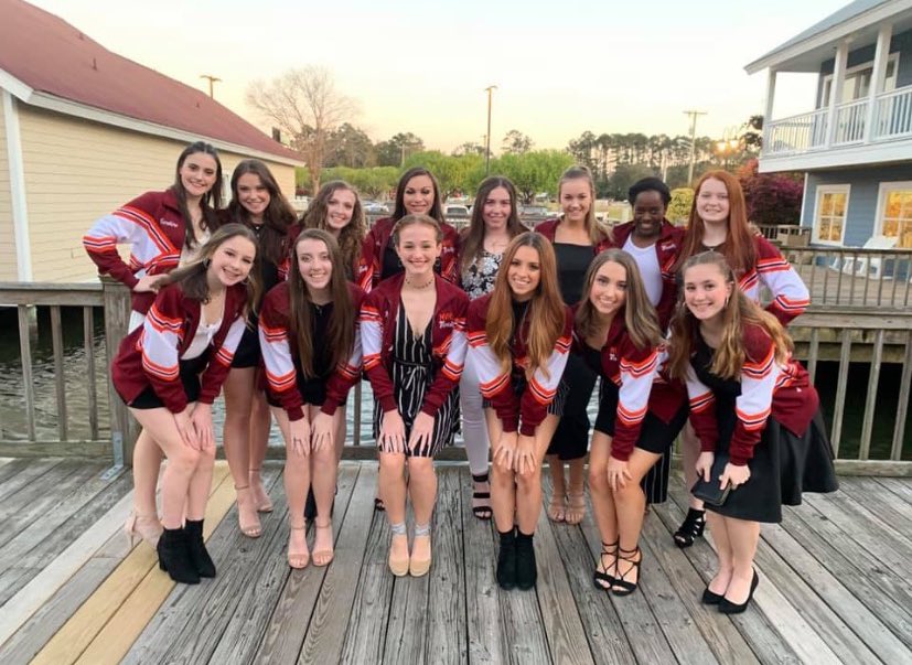 mountainviewdt's tweet photo. Anddd that’s a wrap folks! A big congrats to our MVDT girls! Nationals was a huge success. Thank you for all the amazing support! MVDT WHAT??🧡✨👯‍♀️ https://t.co/iFRbHAGGMt
