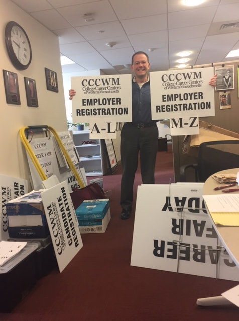 SCCareerCenter's tweet photo. The Career Center's highly acclaimed Scott Dranka -- getting ready for the fair tomorrow! We can't wait to see you all there! #CCCWMJobFair #SCStudents #JobFair #BlakeArena #Employers #seeyouthere Springfield College  @ScottDranka https://t.co/VLceidjOqG