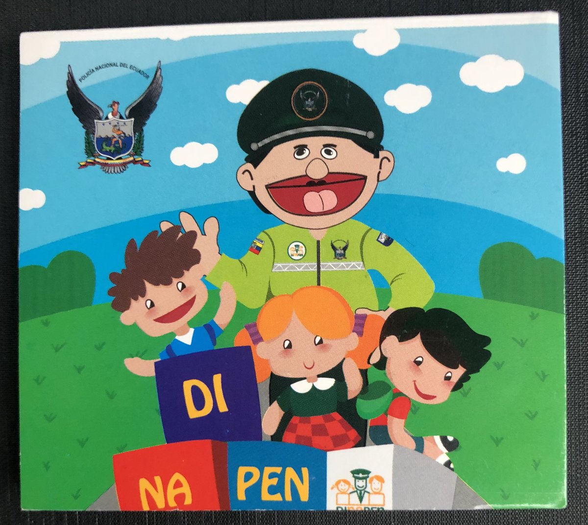 <a href="/CanadaEcuador/">Canada in Ecuador</a> dialogó con el Director de #DINAPEN <a href="/PoliciaEcuador/">Policía Ecuador</a> Crnel. Ángel Parra sobre temas de trata, restitución internacional y sobre delitos sexuales de menores y adolescentes. El trabajo conjunto y la cooperación generan resultados positivos para ambos países 🇨🇦🇪🇨!
