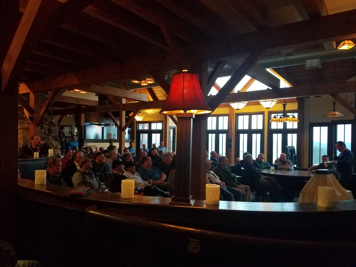 theBranchTurf's tweet image. Fantastic turnout to the new rules of golf seminar tonight at Mountain Branch! Standing room only. @proatthebranch
