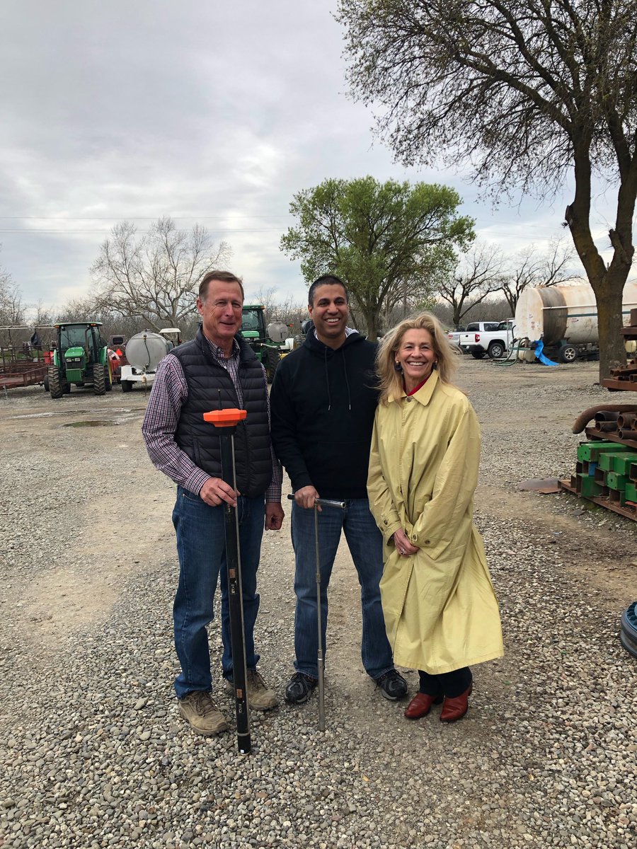 Today in California, Chairman @AjitPaiFCC traveled to the Muller Ranch to speak with farmers about connectivity issues, then he visited Clarksburg to discuss agriculture &amp; rural broadband with <a href="/agstart/">AgStart</a>, &amp; toured <a href="/SiltWineCo/">Silt Wine Company</a>. #DigitalDivide #RuralBroadband