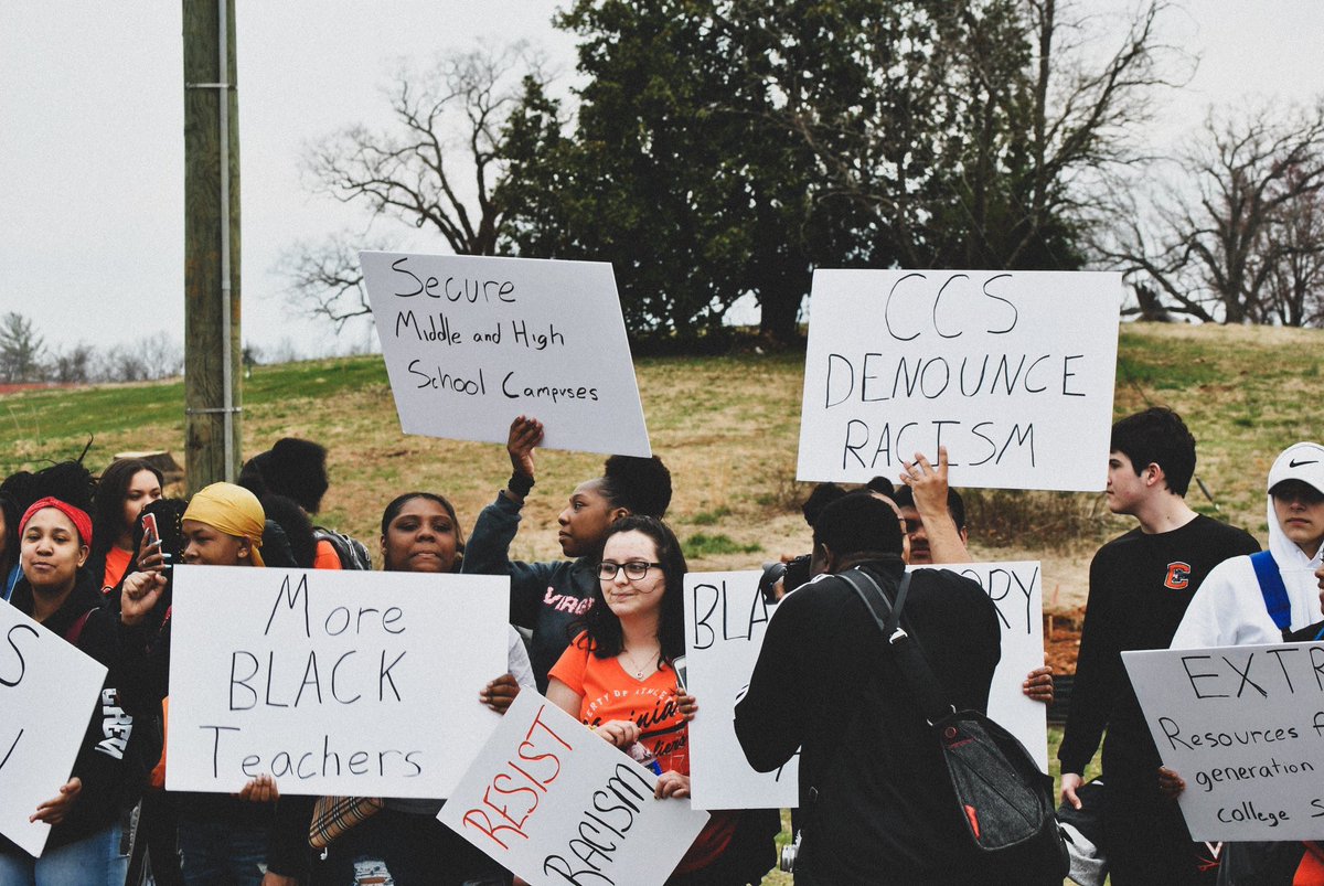 locsimage's tweet photo. Photos by @locsimage #racialjusticewalkout #charlottesville https://t.co/USKcZPzgK0