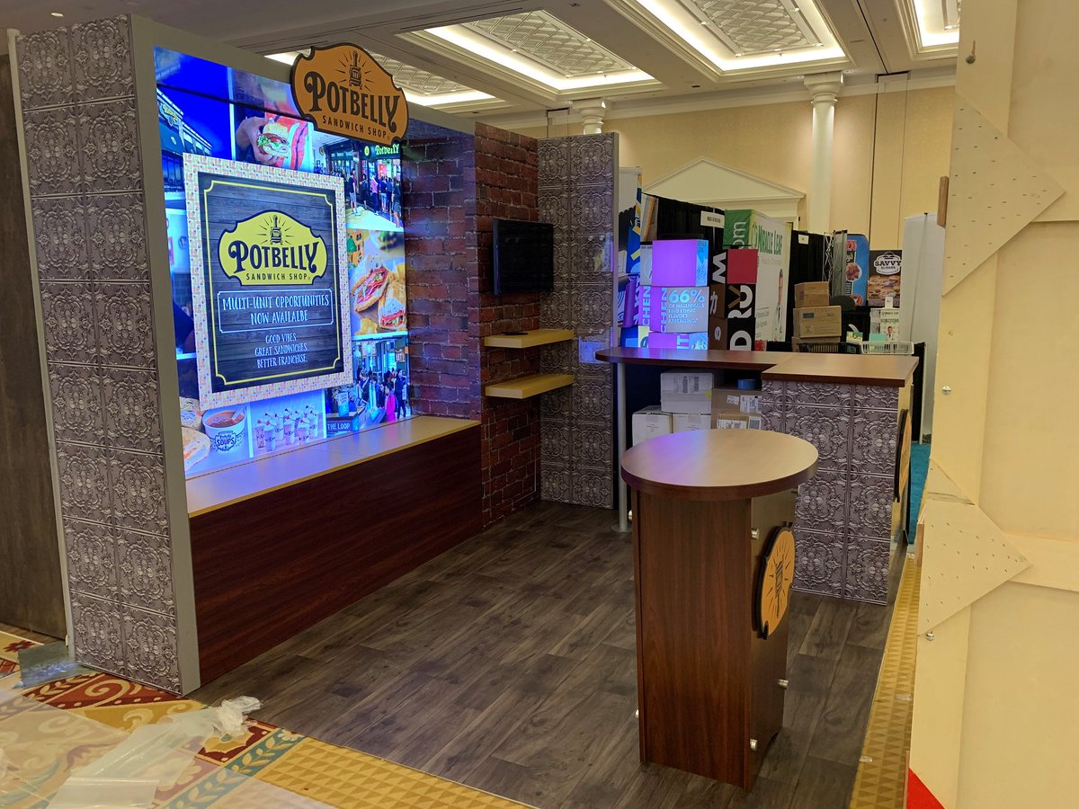 ExhibitTrader's tweet image. Be sure to stop by booth# 315 &amp;amp; check out the amazing franchise opportunities available with @Potbelly Sandwich Shop at #MUFCon today &amp;amp; tomorrow. The booth turned out almost as good as their sandwiches! #MUFC #MultiUnitFranchisingConference #franchising
#tradeshow