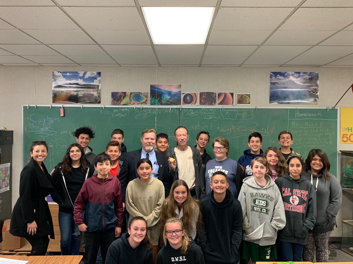AADUSDSchools's tweet photo. @AADUSDStayGold #science #thankateacher #teaching https://t.co/iIweEizD3g
