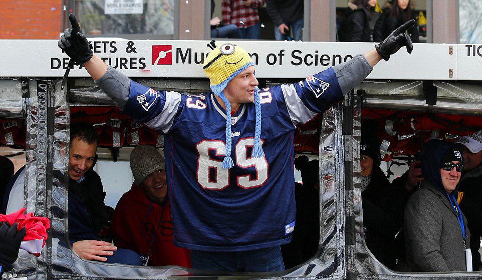 365FFB's tweet photo. 😪 @RobGronkowski 

#gronk https://t.co/prTpHf3w49