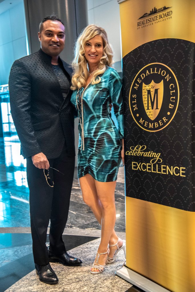 BilashCharron's tweet photo. Another great industry evening out celebrating! Medallion Awards Gala 2019! 🍾🥂🍽️
#canadaplace #awards #medallion #gala #team #vancouver #realestate #bilashandcharron #blurealty
#bandcrealestate #candicecharron #charlesbilash https://t.co/OPZmeaz1Fi
