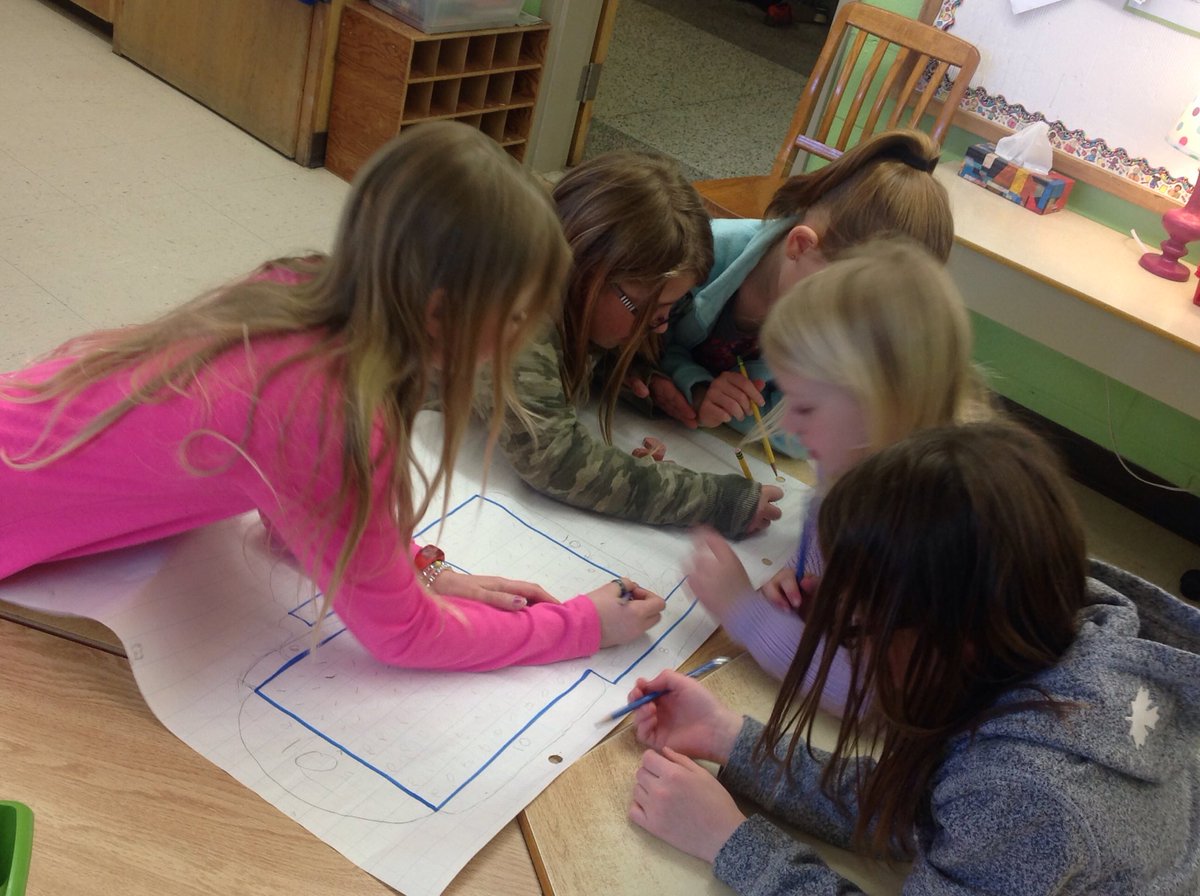 ElmaGrade2_3's tweet photo. @ElmaGrade2_3 exploring Perimeter and Area. https://t.co/Cjdh7I4A7h