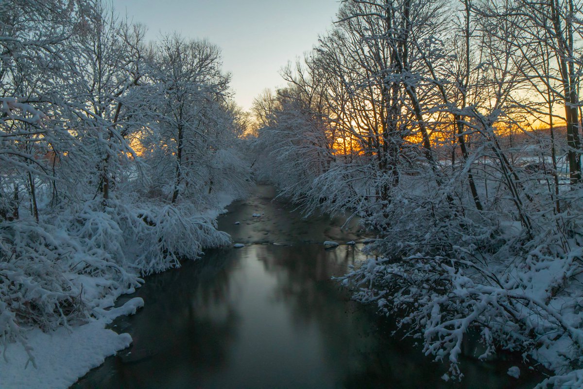 JeremyLaclair's tweet photo. The calm after the storm. Jericho, Vermont. #vt #btv #sunset #snow #nature https://t.co/nlp37GsQLN