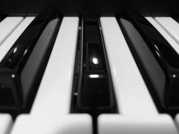 JairoGutier's tweet photo. Got caught with both hands on the keyboard!  🎵🎶🎵            #modular #synths keep me busy; #SoundDesign, #songwriting &amp; #music. #drums #producer #BeatsTheBeat https://t.co/bNlCF1f5Tl