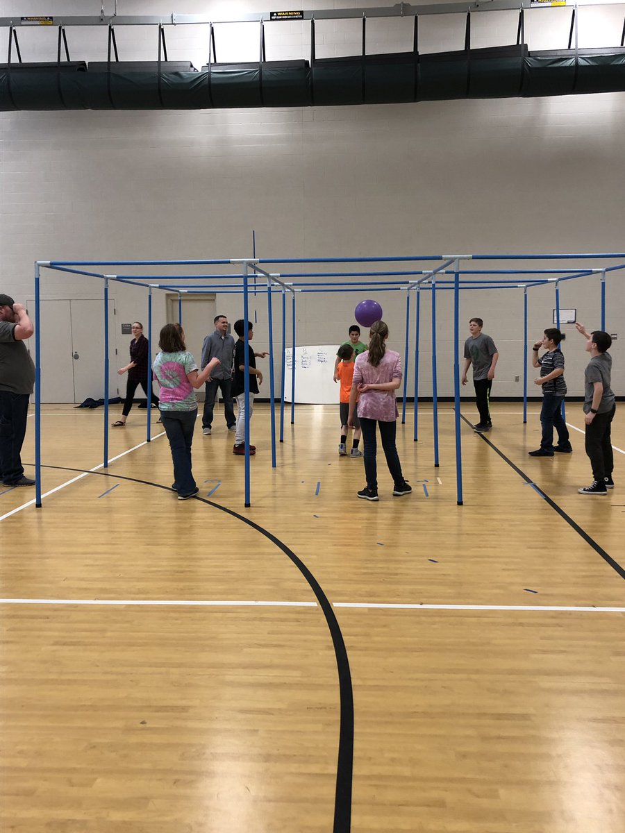 200SmithieDrive's tweet photo. GMS family game night. Great times with our school family. #greenmiddleschool #smithieproud https://t.co/VUjwvoyD5K