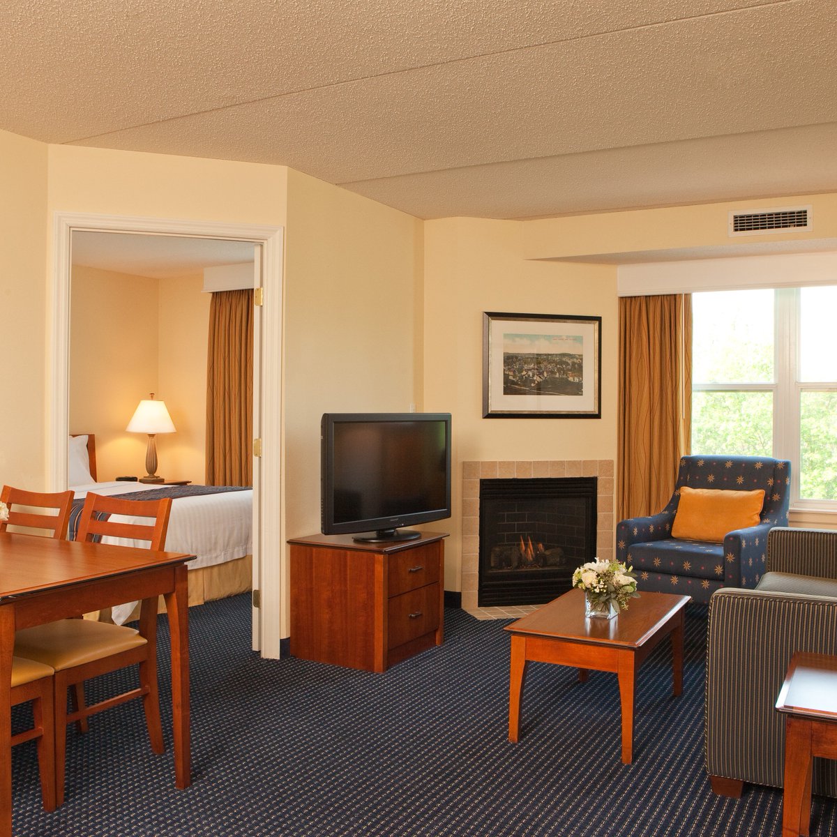 ResInnWoburn's tweet image. A stay at our all-suite hotel offers all the comfort you need for your long term stay in #Boston. #SuiteLiving #BostonHotel #VisitBoston #FreeBreakfast #BreakfastIncluded bit.ly/2RiBIUx