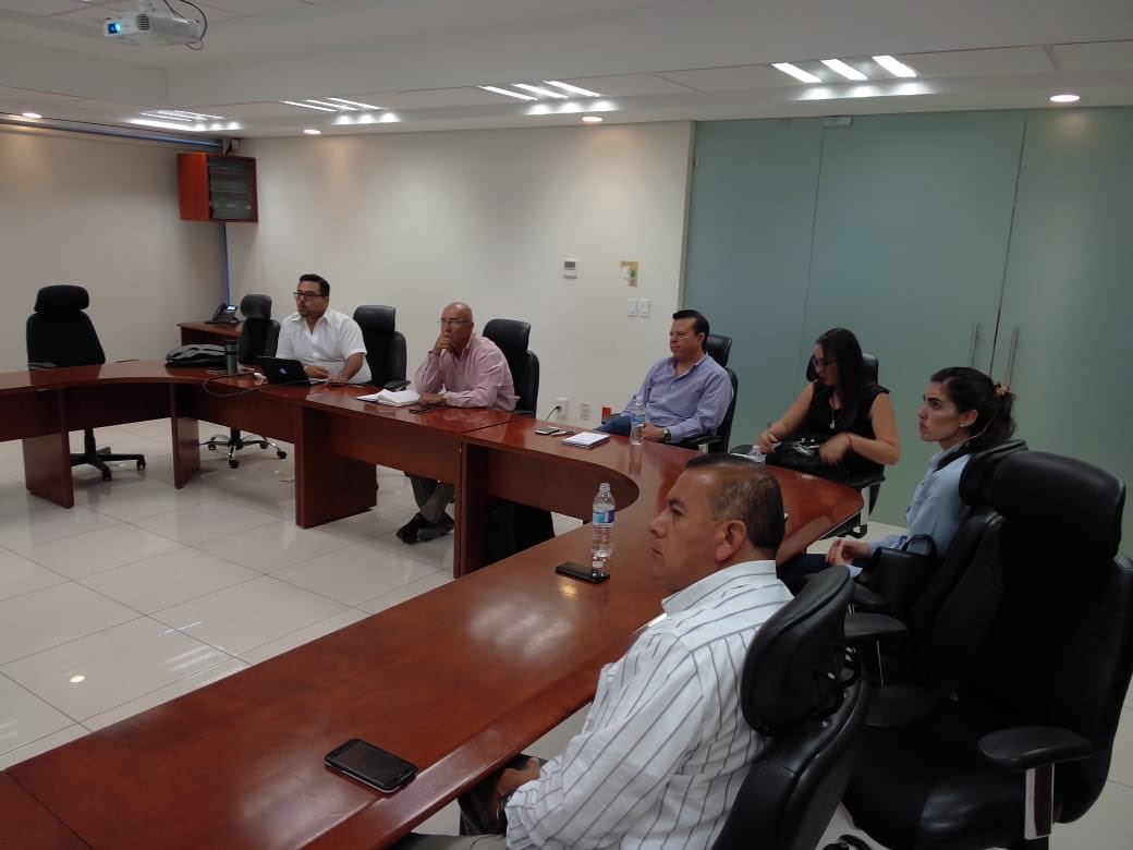 RodolfoPonceAvi's tweet photo. Reunión de trabajo con @UTLeon para ver estrategias de intervención social en 3 comunidades rurales del programa de RCU de la universidad para crear sinergias con @Rural_Leon llevar a cabo trabajo de fondo con el tejido social. #LeónCadaVezMejor https://t.co/H2addixOUP