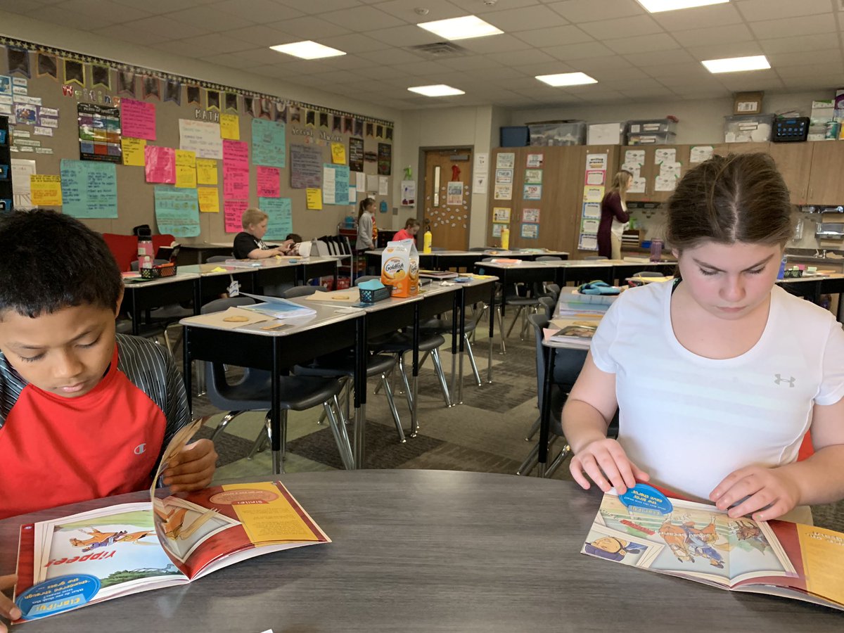 stephenson_adm's tweet photo. Feels so good to get digging back into our books! ๐ #postspringbreak #WeAreADM #WinEachDay https://t.co/GDoRQoLZWE