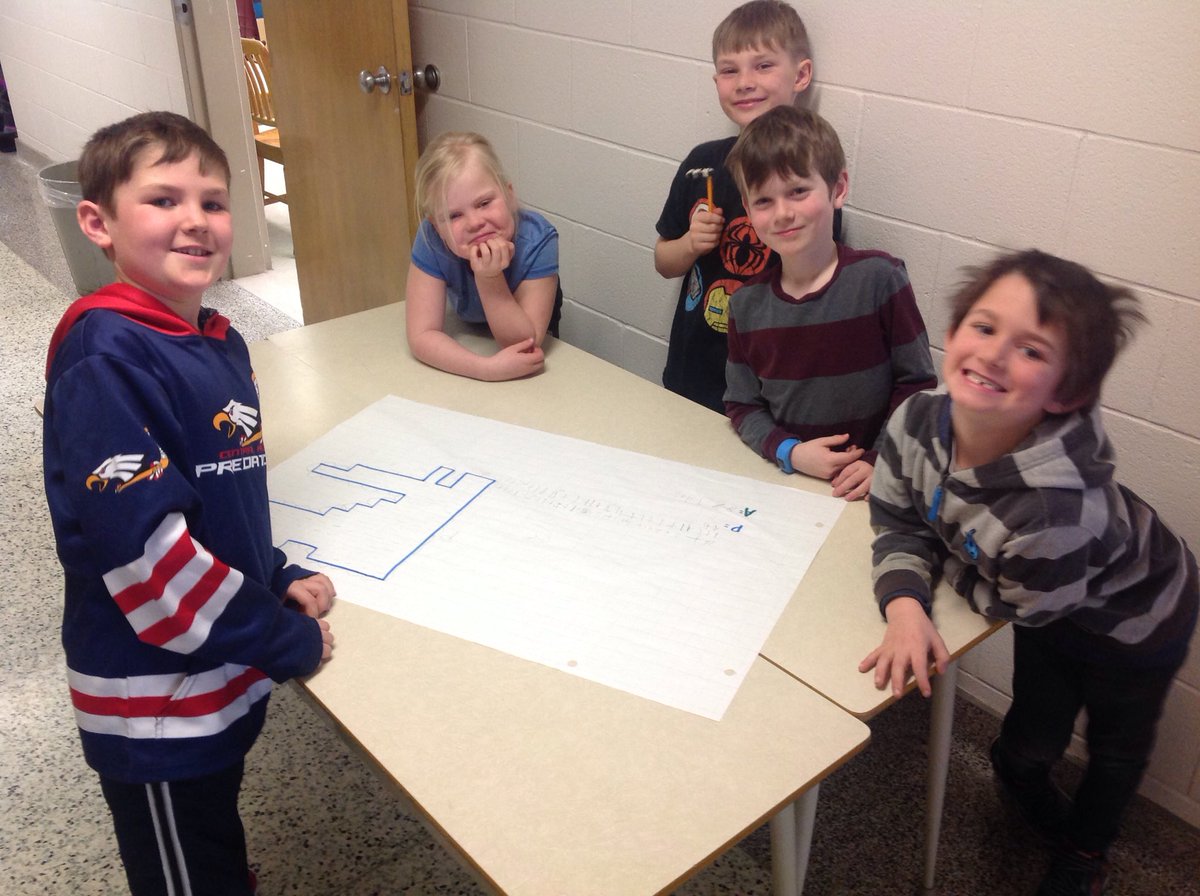 ElmaGrade2_3's tweet photo. @ElmaGrade2_3 exploring Perimeter and Area. https://t.co/AAyhoNHQN7