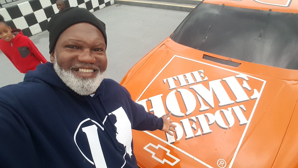 tryintolivemyli's tweet photo. Bleed orange https://t.co/lITqut9IG7