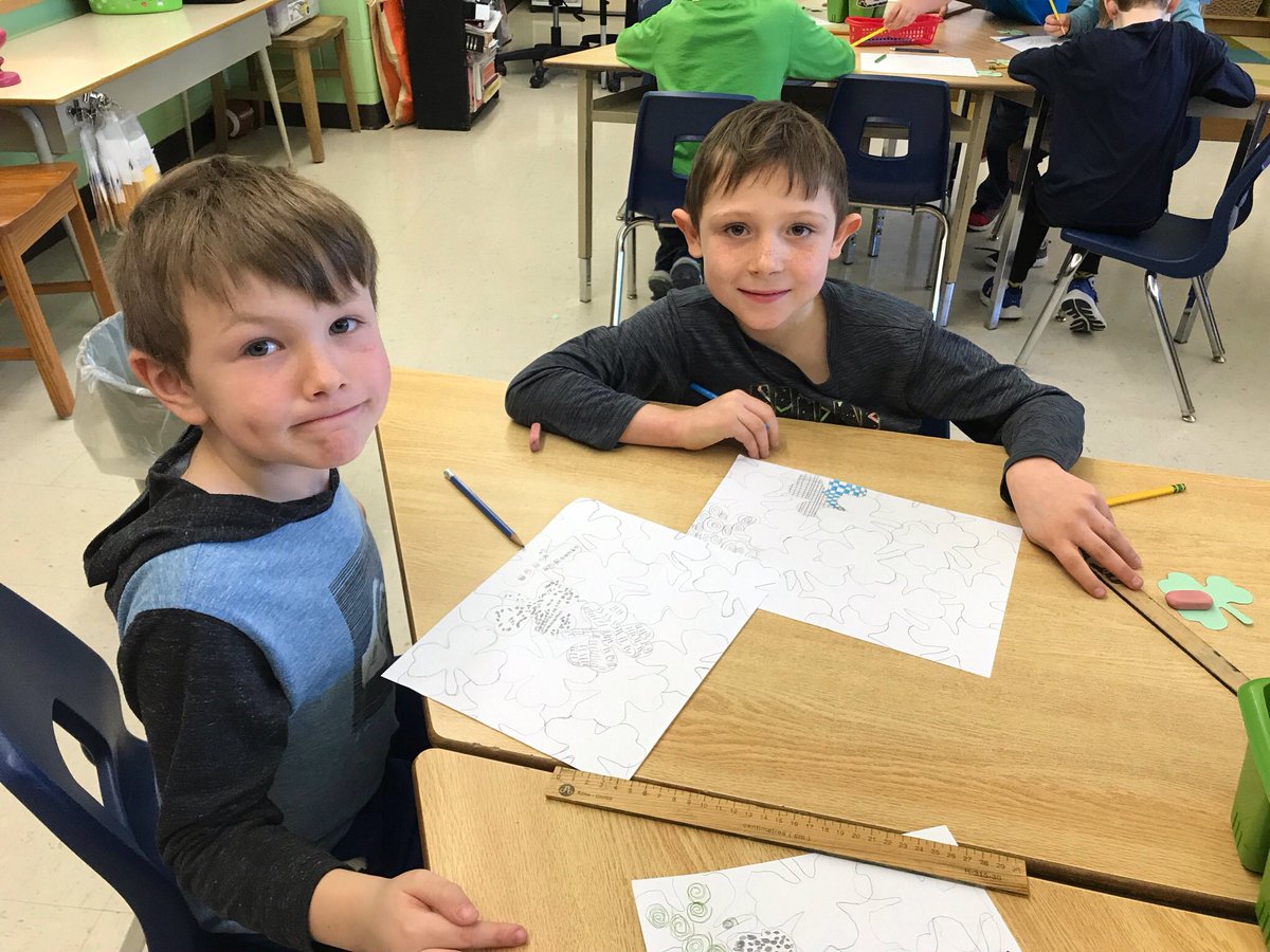 ElmaGrade2_3's tweet photo. @ElmaGrade2_3 using patterning and collage to create Spring Shamrocks. https://t.co/V7uO2IgheZ