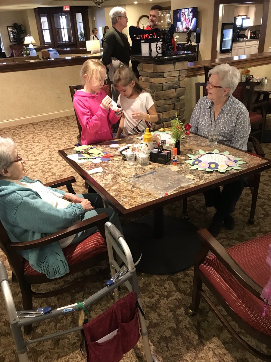 mrlee3rd's tweet photo. We had a great time with residents at The Inn at Summit Trail. We made spring wreaths for/with the residents! https://t.co/4aQ0AlJm2v