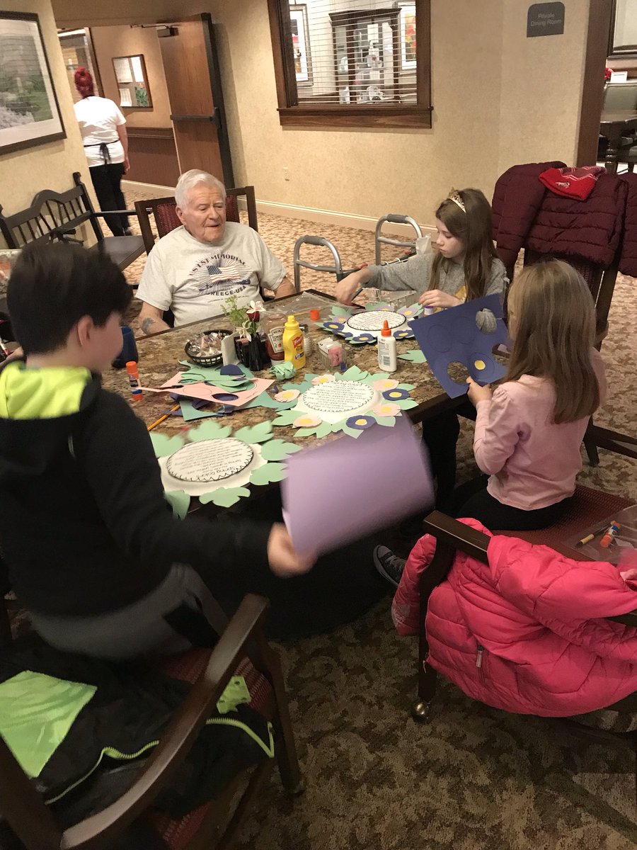 We had a great time with residents at The Inn at Summit Trail. We made spring wreaths for/with the residents!