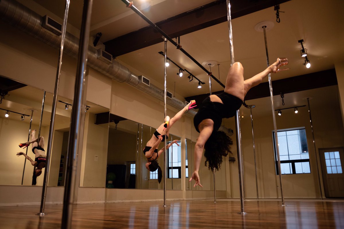 cruicej's tweet photo. Sharing some photos from my @phillycurrent shoot with the instructors at @polehaus, a 2019 #PCPick. The core strength to perform their moves is unbelievable https://t.co/hDBPl5QIVy
