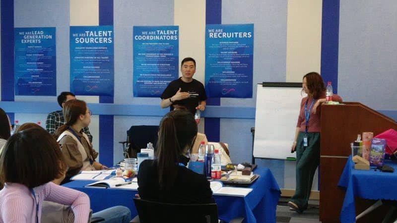 CinMeiT's tweet image. Transformation Day#1 in China , check out the action!  #IamIntel #pipelinesoverreqs