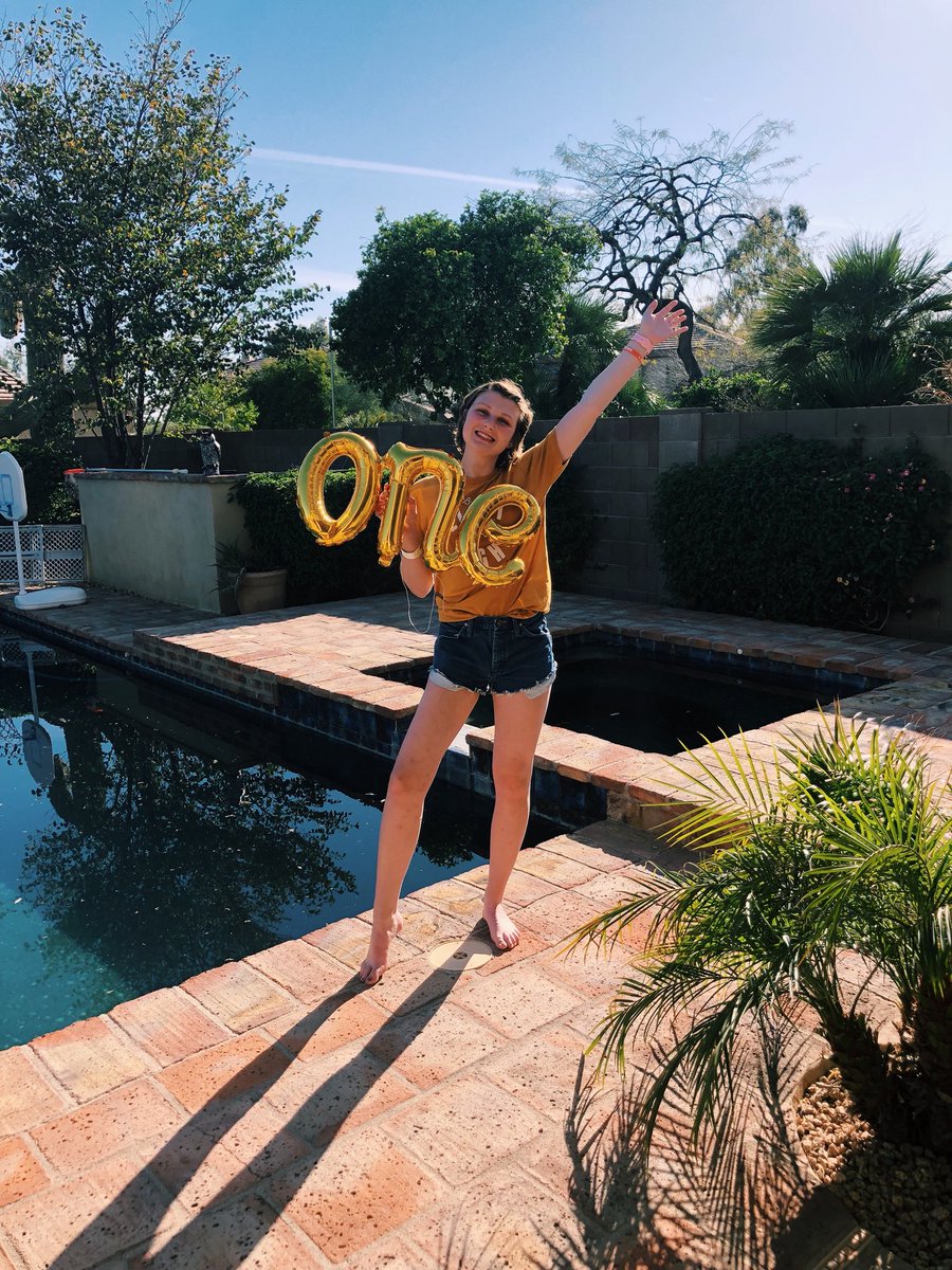 fightlikeflo's tweet photo. The amount of love and excitement going into writing this post is insane. Kylie’s one year scans are clean so that means SHE IS ONE YEAR CANCER FREE!!!💛 Thank you from the bottom of our hearts for helping Ky get here. Cheers to one year down🥂🎗 #fighlikeflo https://t.co/8fDTR7D44I