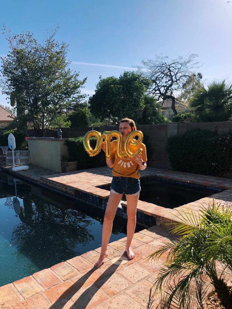 fightlikeflo's tweet photo. The amount of love and excitement going into writing this post is insane. Kylie’s one year scans are clean so that means SHE IS ONE YEAR CANCER FREE!!!💛 Thank you from the bottom of our hearts for helping Ky get here. Cheers to one year down🥂🎗 #fighlikeflo https://t.co/8fDTR7D44I