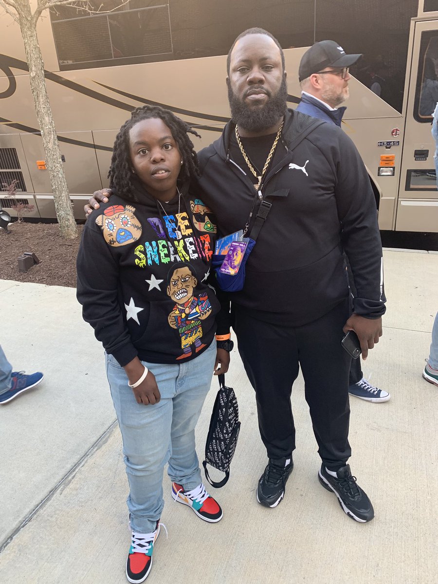 YoungCeo_Dee's tweet image. Stayed In My Lane Til It Opened Up . . Dee Sneakerz x Barcelini
#FreeWalt 🙏🏾 #TheChasers 🏆