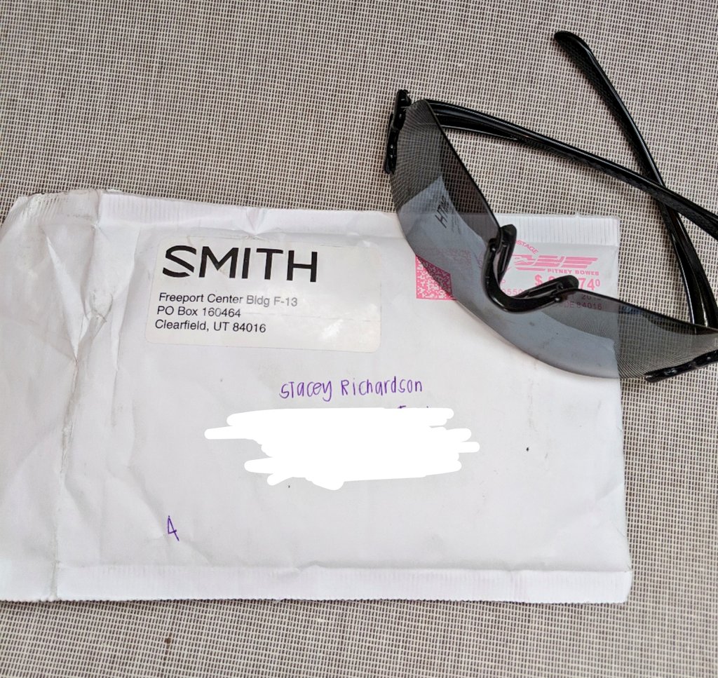 staceyric09's tweet photo. Thanks @smithoptics great customer service! Appreciate the prompt response and replacement parts so I can keep rocking my Asanas. Also, just got the Reverbs, love them! 🤘 #happycustomer #customerservice #smithoptics https://t.co/qtKG0AtDTT